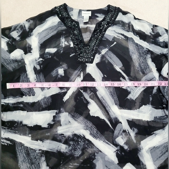 Chico’s 100% Silk Black White Abstract Beaded Neckline Tunic Top Size Medium - Picture 7 of 10